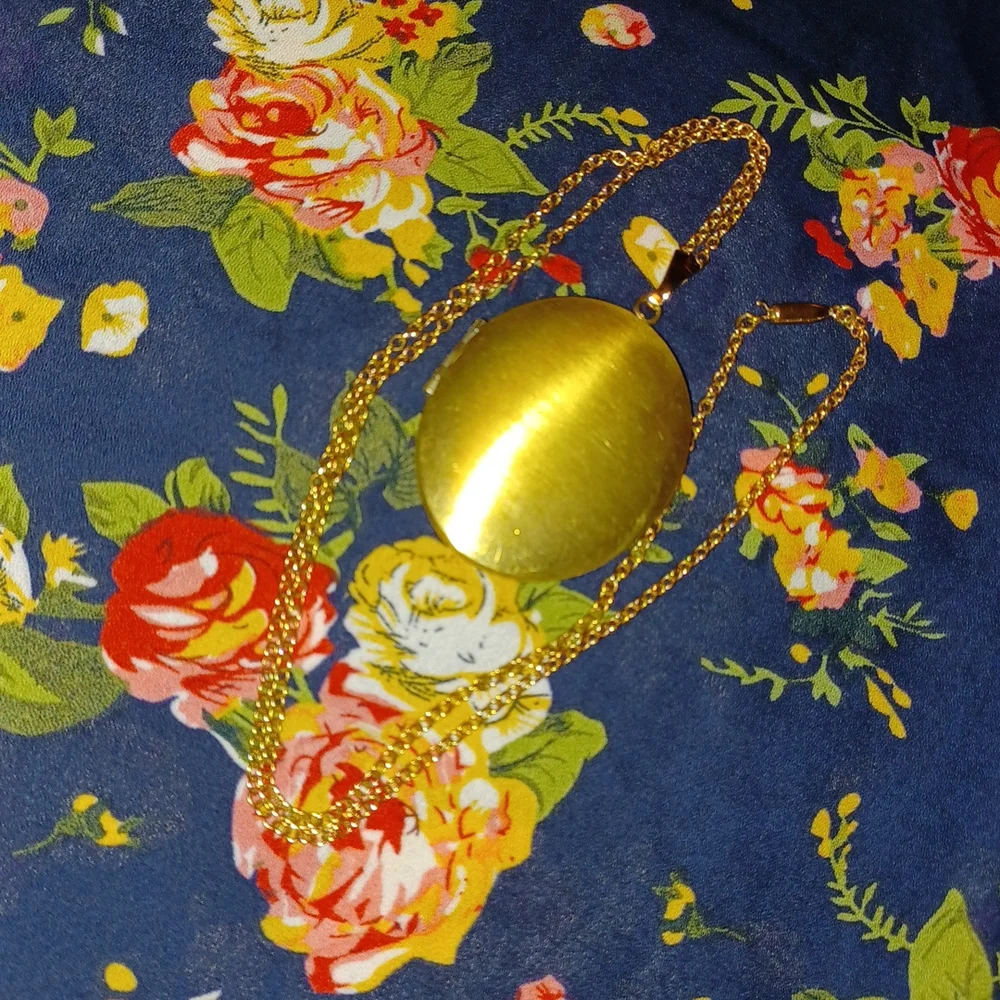 Vintage locket. - Picture 7 of 8